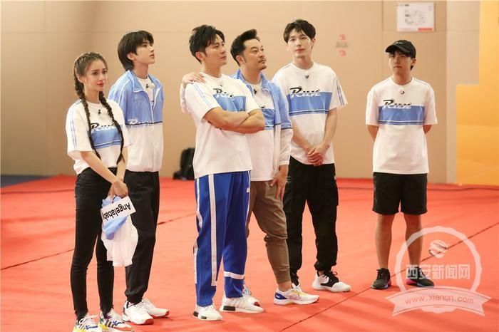  展开|“国民综艺”《奔跑吧》迎来第100期 今晚展开世纪争锋