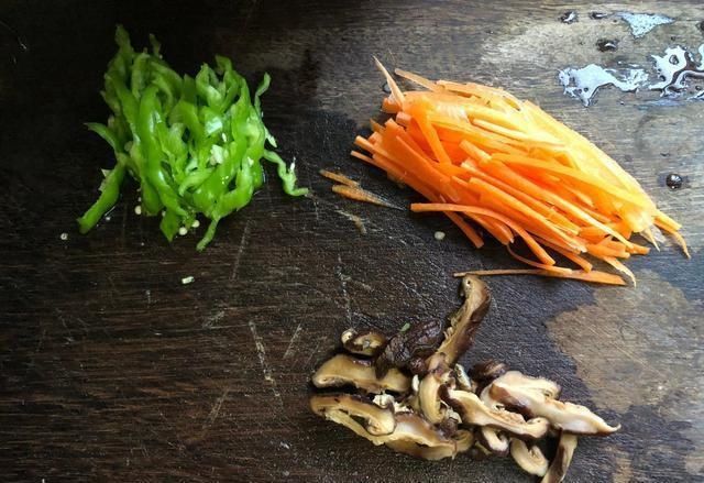 好看|这种鱼高蛋白低脂肪,用它炒蛋味道鲜还没刺,加点配菜好看更营养