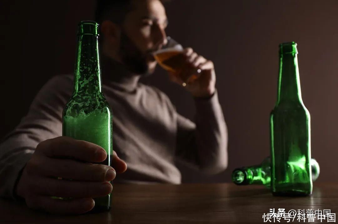 细胞癌变我们该如何预防(这5个危险因素会促使细胞癌变！预防试试这样做)