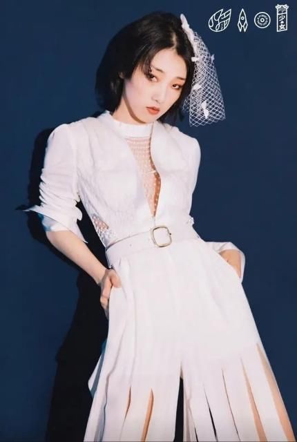  好看|火箭少女101暗黑新娘妆，杨超越造型最好看，李紫婷得罪化妆师？