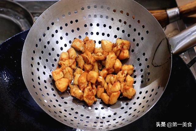 沥干水分|三伏天、把这2样一起炒,全家都说好吃下饭,一周3次吃不够、真香