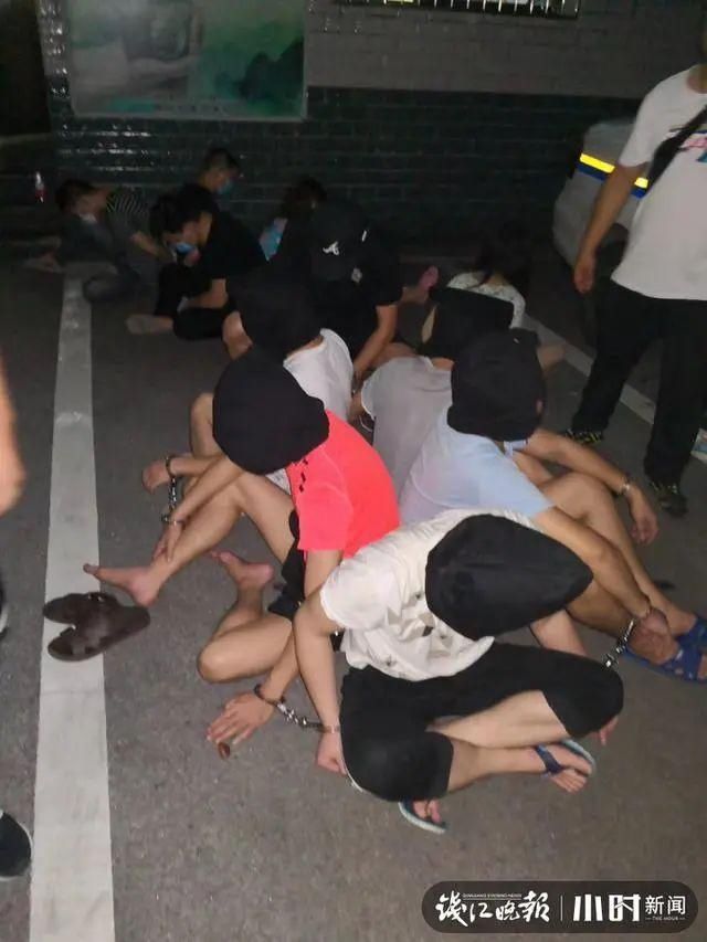  好友|微信通过一个好友申请，精明老板娘114万元没了