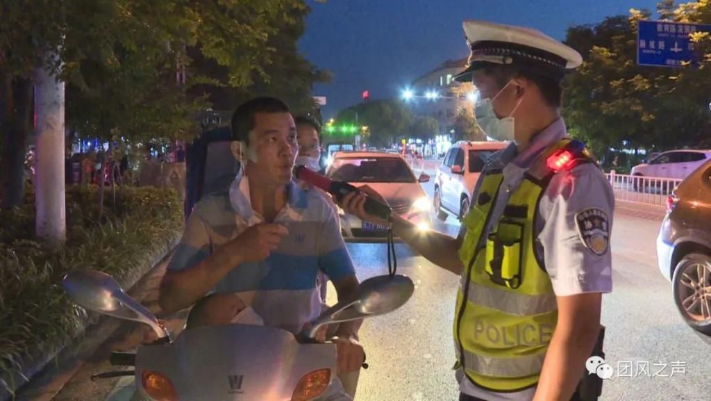  交警|平安团风|交警常态化夜查 守护您平安出行！