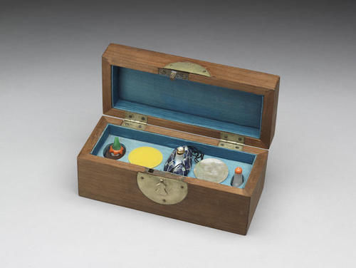 拿乎|台北故宫新展“士拿乎”：方寸间的鼻烟壶与清宫微型艺术