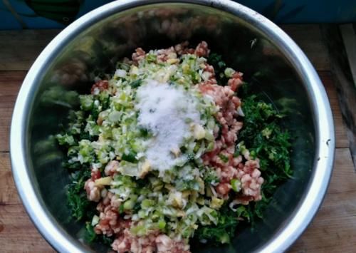  导致|拌肉饺子馅，这味料不要放！不少人习惯放，导致饺子不香，有怪味