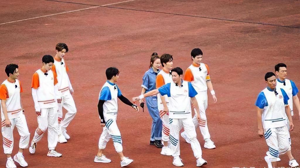 胡军|《元气满满的哥哥》首播,胡军一句话让吴昕认怂,节目看点颇多