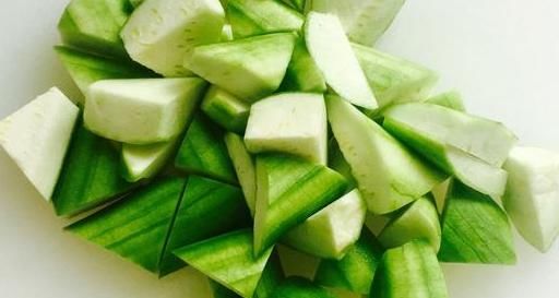  上桌|清甜可口不油腻，好吃到停不下来，每次上桌比红烧肉抢的还要急