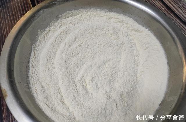  美食|我国传统的美食小吃，炸油条想要蓬松酥脆，最忌加酵母粉