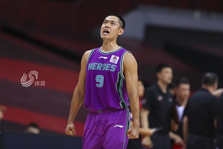  张庆鹏|“九哥”张庆鹏：“缝补”球队 奉献自己