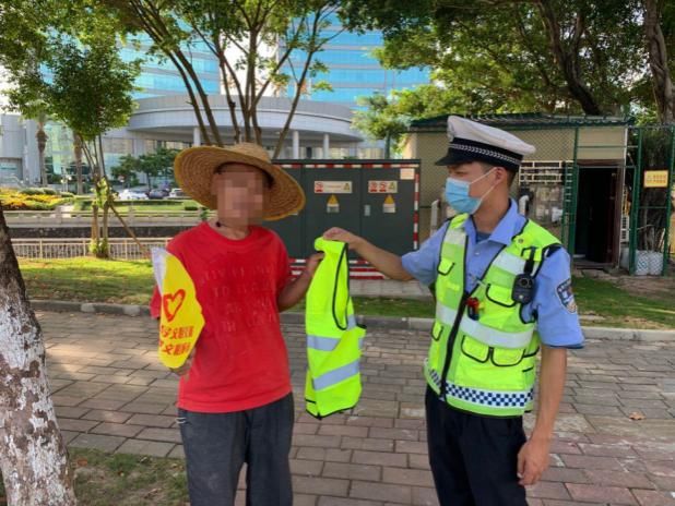 遵守交通|【创文进行时】为文明护航，他们一直在“路上”！