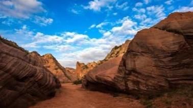 靖边|某地貌再遭游客破坏，保护遗产亟需法律武器