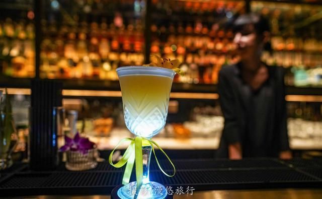  爱上读书馆|三亚，一个去了就不想走的城市4天3晚，带你玩转三亚精华