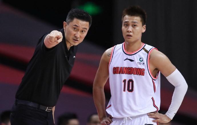  易建联|CBA半决赛G1广东VS首钢4大看点，易建联缺阵能否成为比赛胜负手？