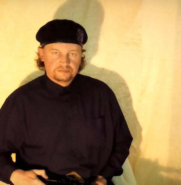  乌克兰|惊魂12小时！乌克兰犯罪小说作家劫持公交车，就为让总统推荐一部电影？