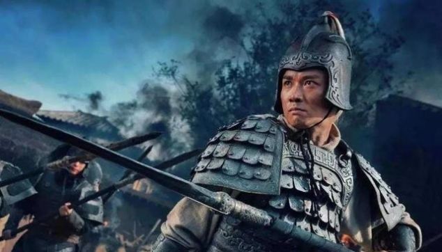 武艺|赵云秒杀两将,马超见了,反应只有6个字,二人武艺高下立判