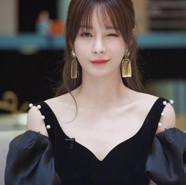  沈梦辰|张小龙怒斥沈梦辰耍大牌，参加扶贫节目拒绝单独合影，网友：这是真的吗