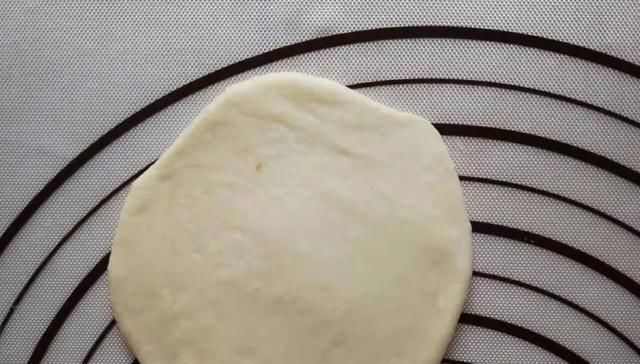  奶黄|超好吃的奶黄小餐包，松软香甜，一口咬下去根本停不下来！