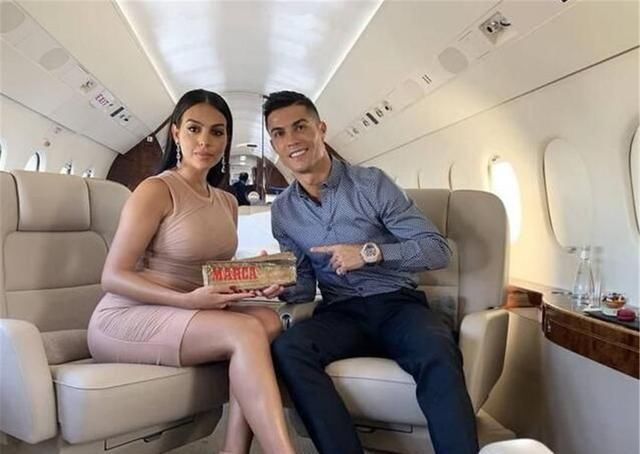 超级|购置6600万超级跑车，仅仅一个月工资而已，C罗海陆空壕到没朋友