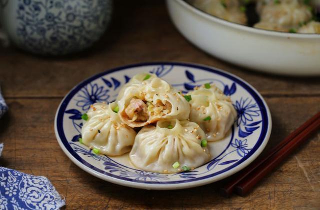 西葫芦|手残党也会成功的水煎包,教程简单,一口一个皮薄馅料足