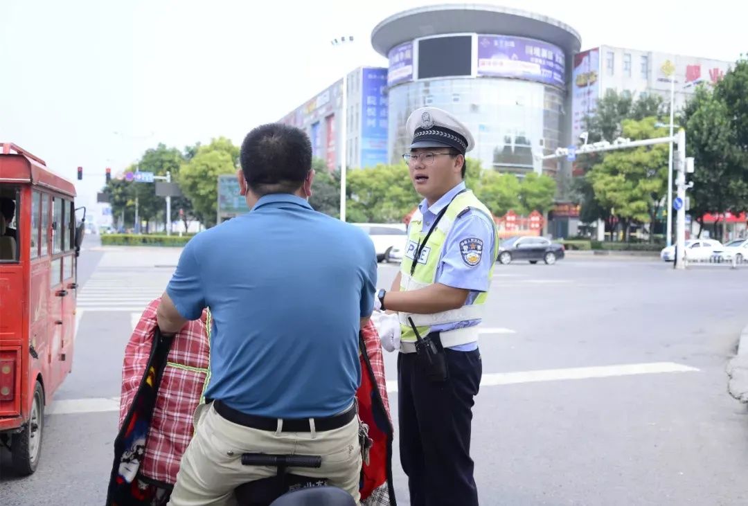罚款|注意！非机动车驾驶人不按交通信号灯指示通行的，处以20元罚款