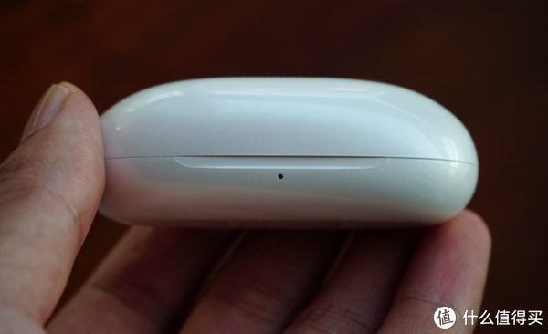  手感|这手感啧啧 低价TWS颜王 1MORE ComfoBuds深锐观察