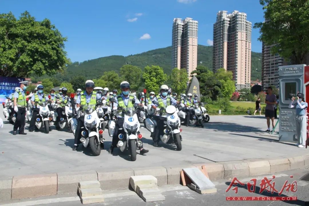 全力|文明路上奋战忙｜城厢交警大队全力打赢创城总评攻坚战