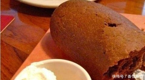 面包|吃牛排时会先送上一盘面包 很多人不懂而闹了笑话