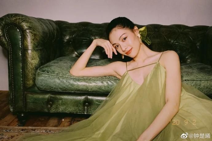  直角|你和女明星之间就是差了一个直角肩