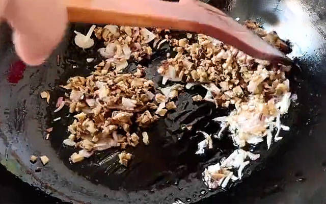  糯米|软软糯糯的糯米肠，开锅那一刻馋了，吃了一口就忘不了