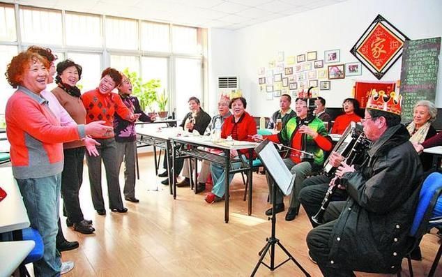  养老|一种新型养老迅速流行，没有子女也有人陪，老人晚年很幸福