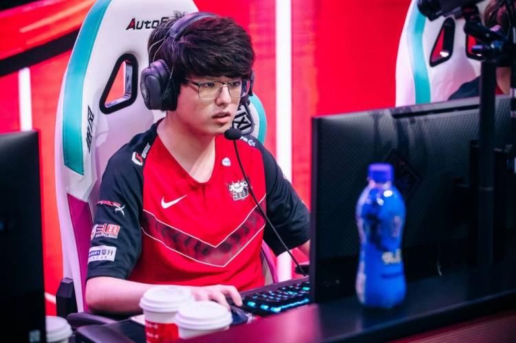  讲话|JDG昨日赛场返图：Yagao讲话时绝不可能是jpg模式