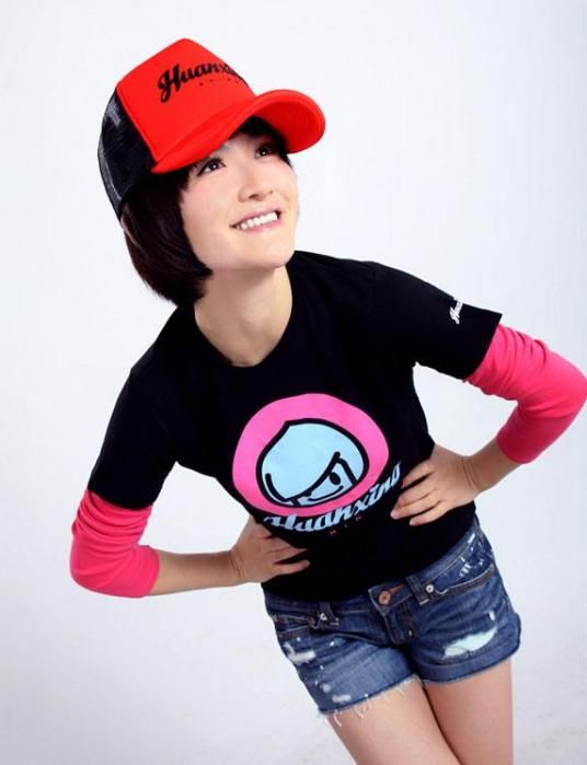  潮牌|从群嘲土味到一货难求，谁在买明星潮牌？