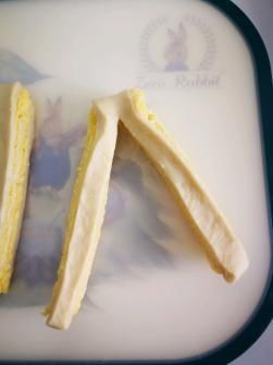  面包|松软香甜值得一试，炼乳椰蓉面包