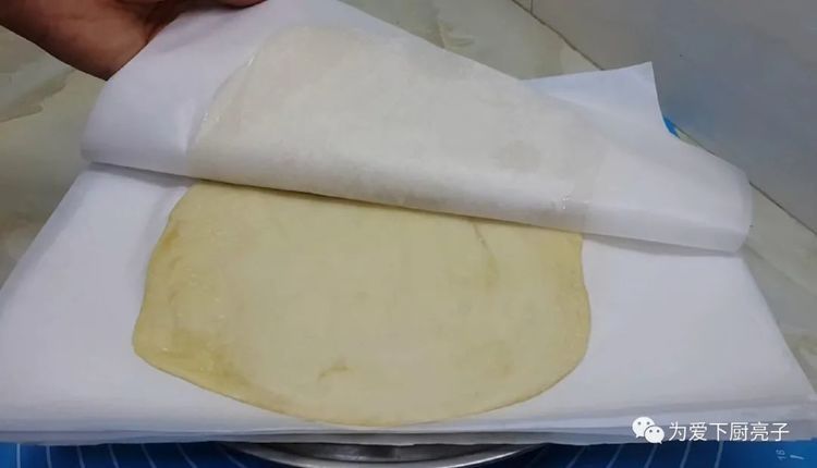  学会|烙饼这么做太香了，开水一烫，张张柔软又劲道，学会天天不起早