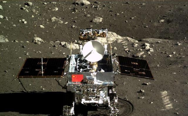  安装|国产火星车安装四块太阳能电池板, 背后是核能与太阳能的抉择