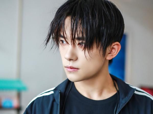  太皮|明星儿时趣事，王一博不吃饭，千玺感冒喝偏方，看到肖战：太皮了