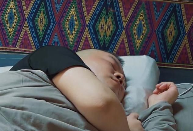  参加|岳云鹏人设翻车？录制节目基本在睡觉，网友：别出来参加综艺了