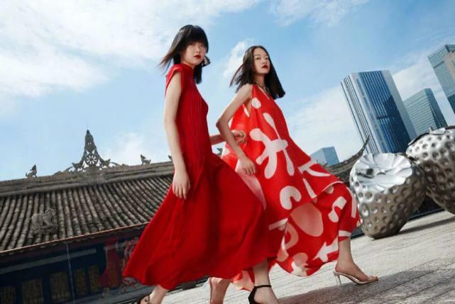  真的|真的吗？外国网友：成都，街上随时像是时装周！