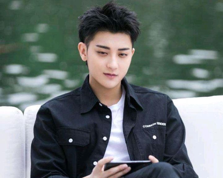  极创引力公司|郭颖爆料极创引力后, 又有多名艺人发文控诉, 网友也发现了很多瓜