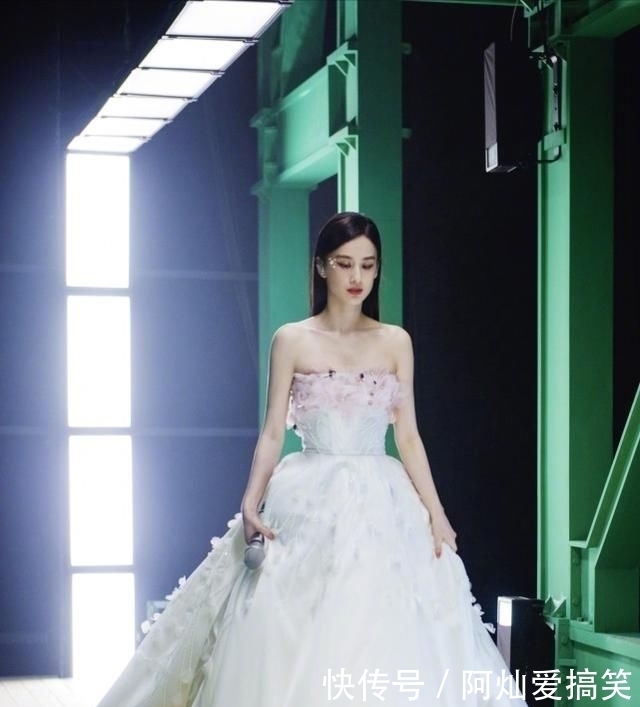 丹妮|乘风破浪排名出炉:张雨绮倒数第4,李斯丹妮气场太足遭哄抢