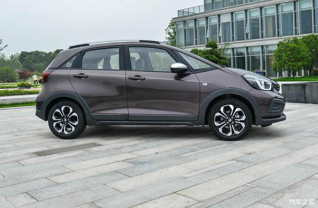  海外版|新一代飞度在外观设计方面整体延续了海外版车型的造型设计