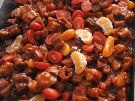  学校食堂|有一种“绝望”叫学校食堂，青椒炒月饼忍了，看到最后我放弃了！