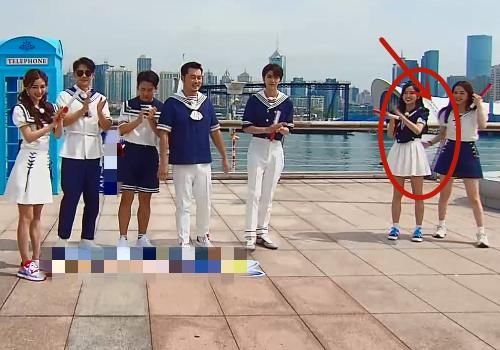  身边|吴宣仪欧阳娜娜参加《跑男》，娜比为让姐姐融入团体，把她往坤坤身边推