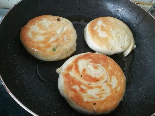  适量|酥的掉渣的油饼，却一点都不干，咬一口超软，详细制作方法我教你