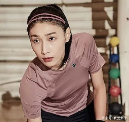  人力|韩国女排队长亮相热门综艺，一人力敌7位“哥哥”