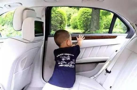  离世|2岁半男童被忘车内8小时后离世！4个方法教会孩子被关在车内自救