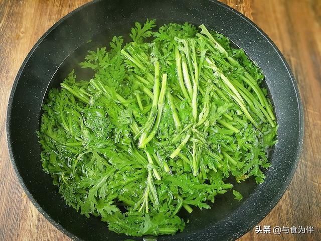  鲜香|进入三伏天，碰上这“皇帝菜”别放过，鲜香爽口，晚上睡的香