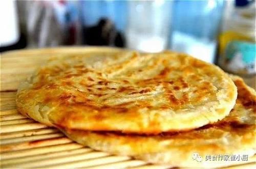 北方|电饼铛烙饼总发硬大厨牢记这2个技巧,烙饼又香又软,层次多