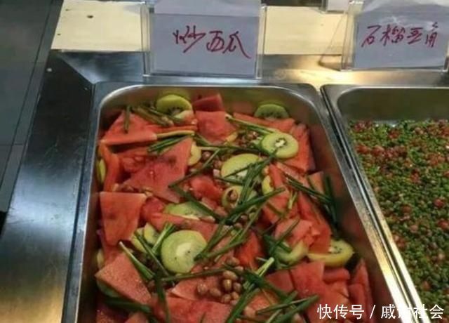 大妈们|学生被食堂逼出的无奈,吃过“冰镇麻辣烫”吗全吃过的真心疼你