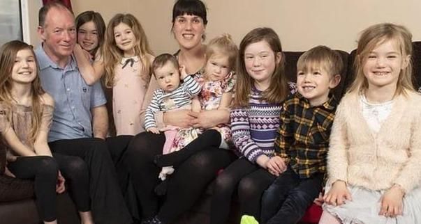  家长|女子嫁给比自己大12岁大叔，10年生下8胎，网友：太疯狂了